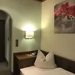 Hotel & Goldener Hirsch Bad Berneck im Fichtelgebirge