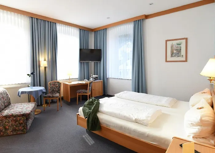 Hotel & Goldener Hirsch 3*