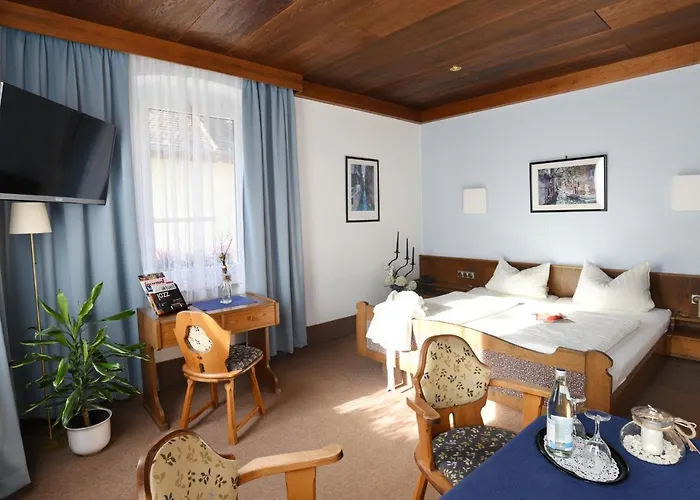 & Goldener Hirsch Hotel 3*