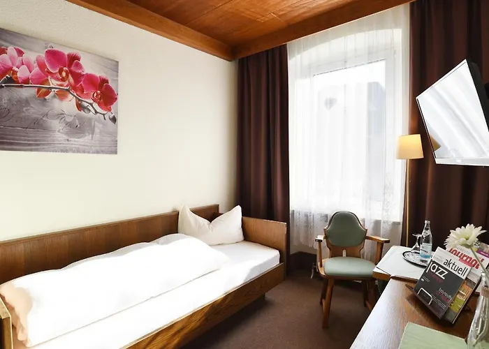 Hotel & Goldener Hirsch Bad Berneck im Fichtelgebirge