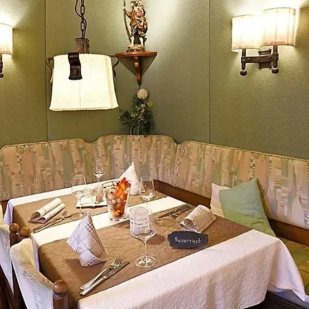 Hotel & Goldener Hirsch Bad Berneck im Fichtelgebirge