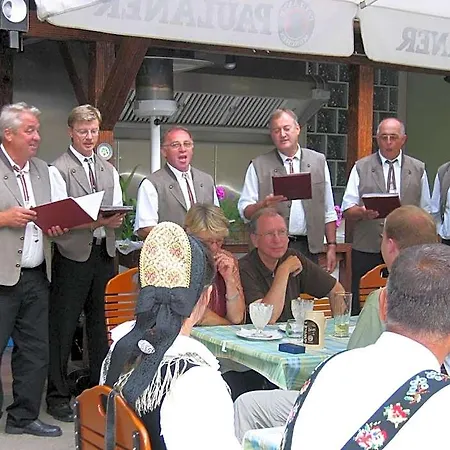 Hotel & Goldener Hirsch