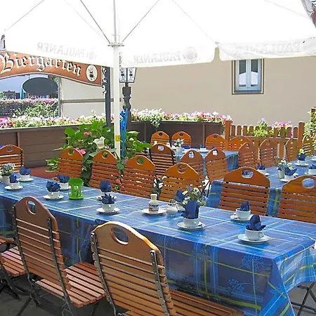 Hotel & Goldener Hirsch