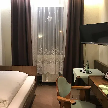 & Goldener Hirsch Hotel 3*