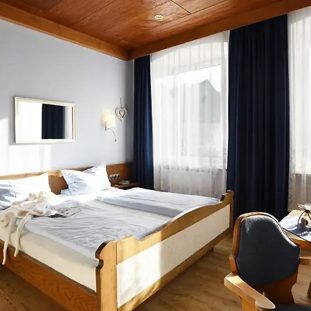 מלון & Goldener Hirsch