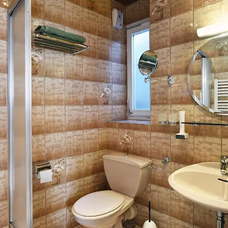 & Goldener Hirsch Hotel 3*